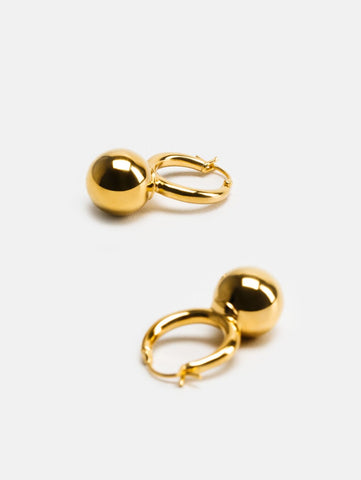 Droplet earring in gold